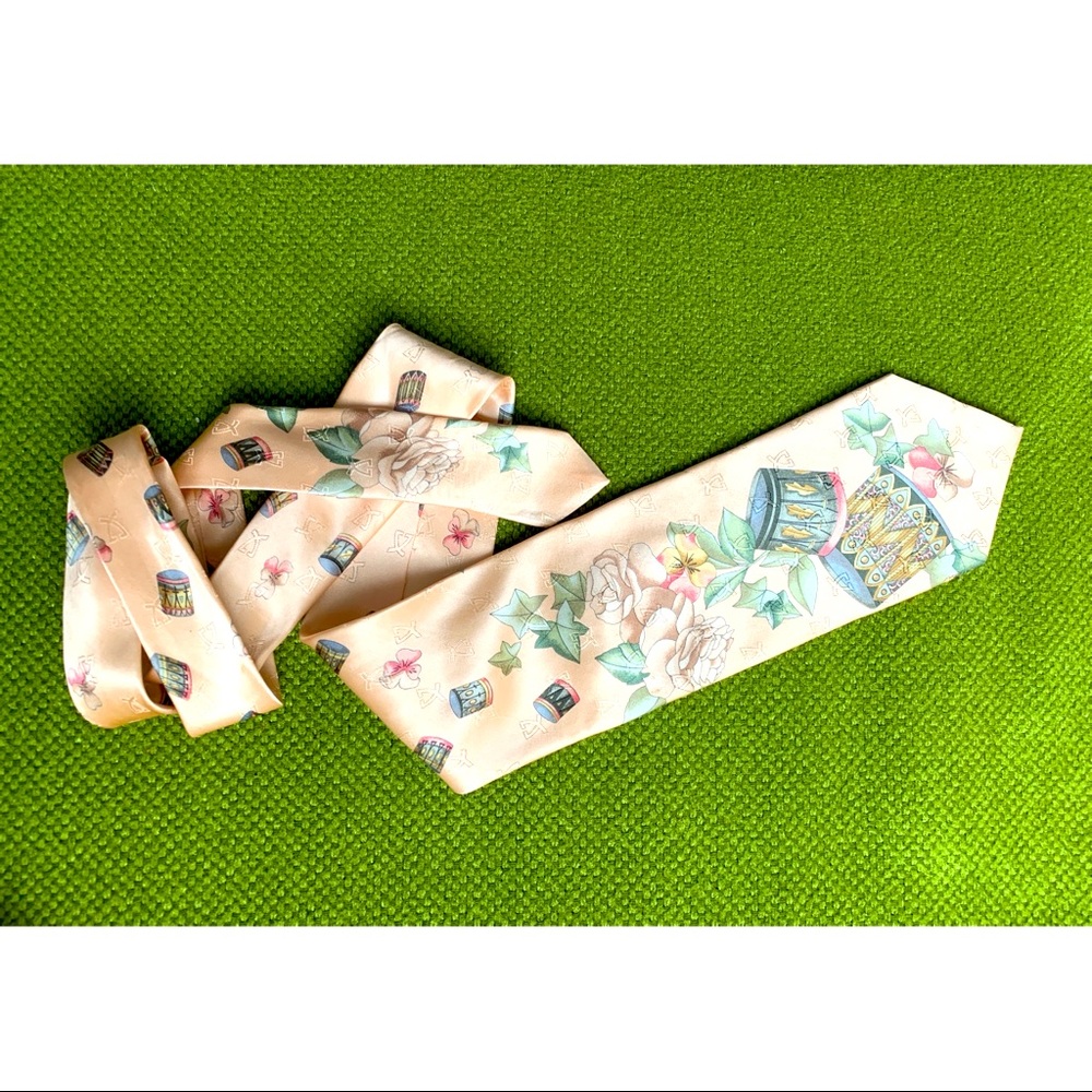 Vintage Leonard Paris silk tie